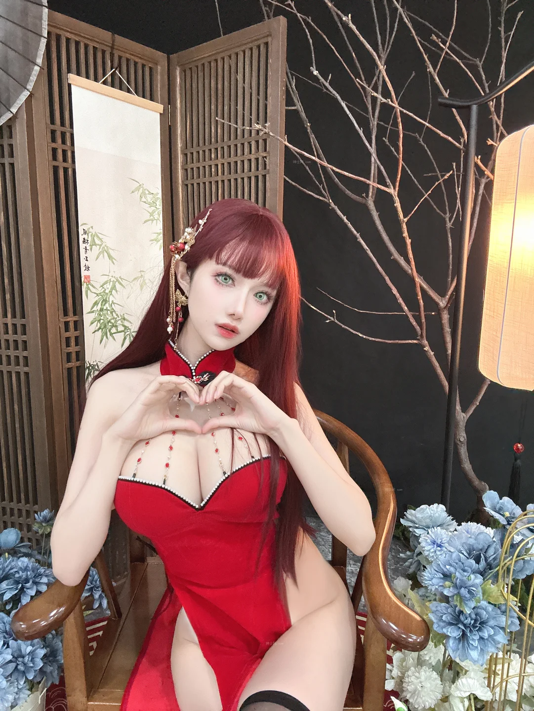 Shika小鹿鹿 - 1月新年红旗袍《大红》 [31P-400MB] tg@simisebaisi 【丝足阁】026.webp